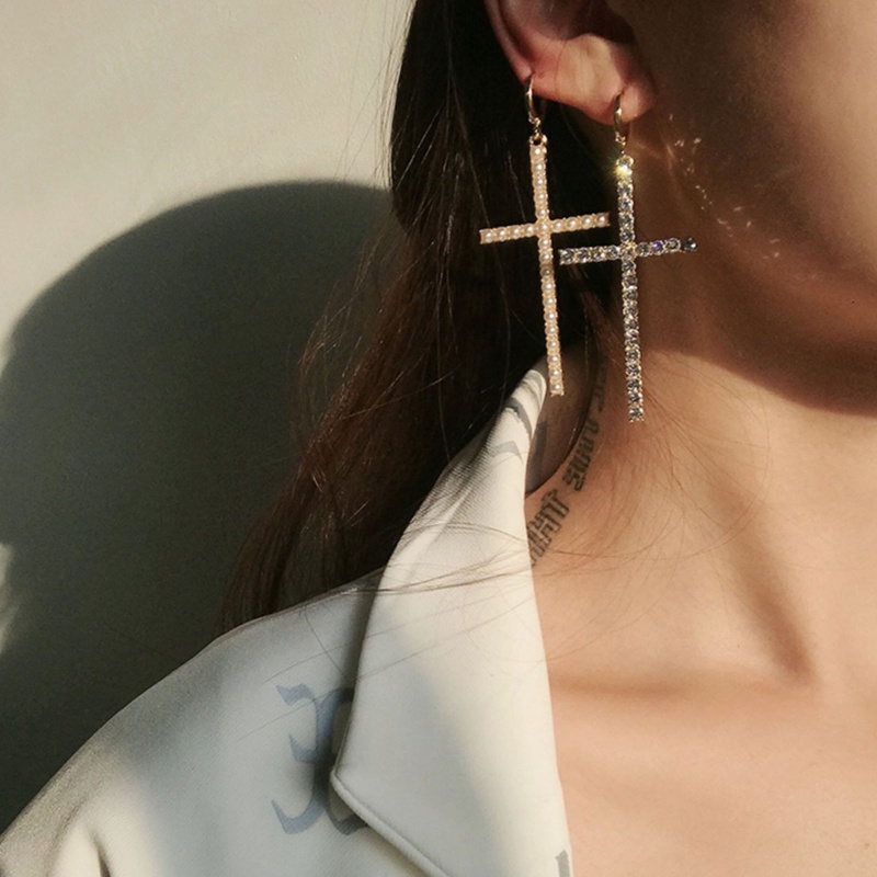 Fashion Mutiara Anting Salib Untuk Wanita Retro Hip Hop Asimetris Liontin Anting Earrings Kepribadian Liburan Ulang Tahun Perhiasan