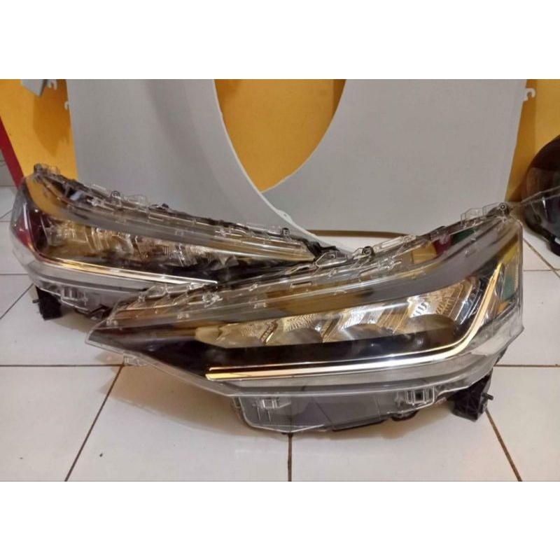 Jual headlamp Avanza Veloz 2021 2022 original Shopee Indonesia