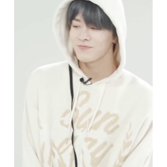 RMTCRW KNIT HOODIE ROMANTIC CROWN YUTA NCT & JUNGHWAN TREASURE