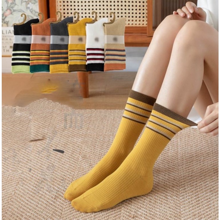 Kaos Kaki Wanita Retro Autumn Solid Colour Japanese style Socks SHC40