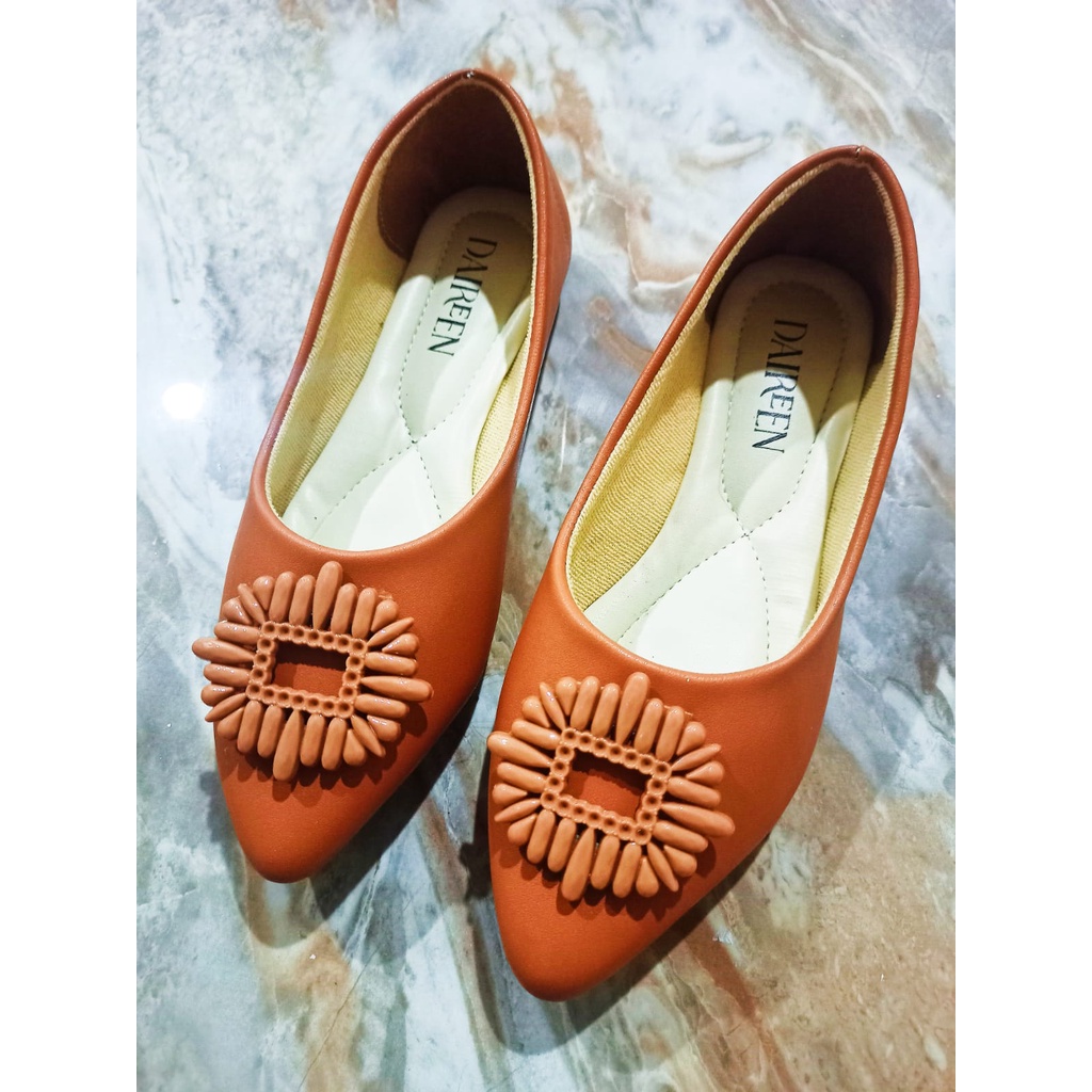 Dinda sepatu wanita slip on Gabrielas flatshoes model terbaru 2023 warna Apricot  ukuran 37-42