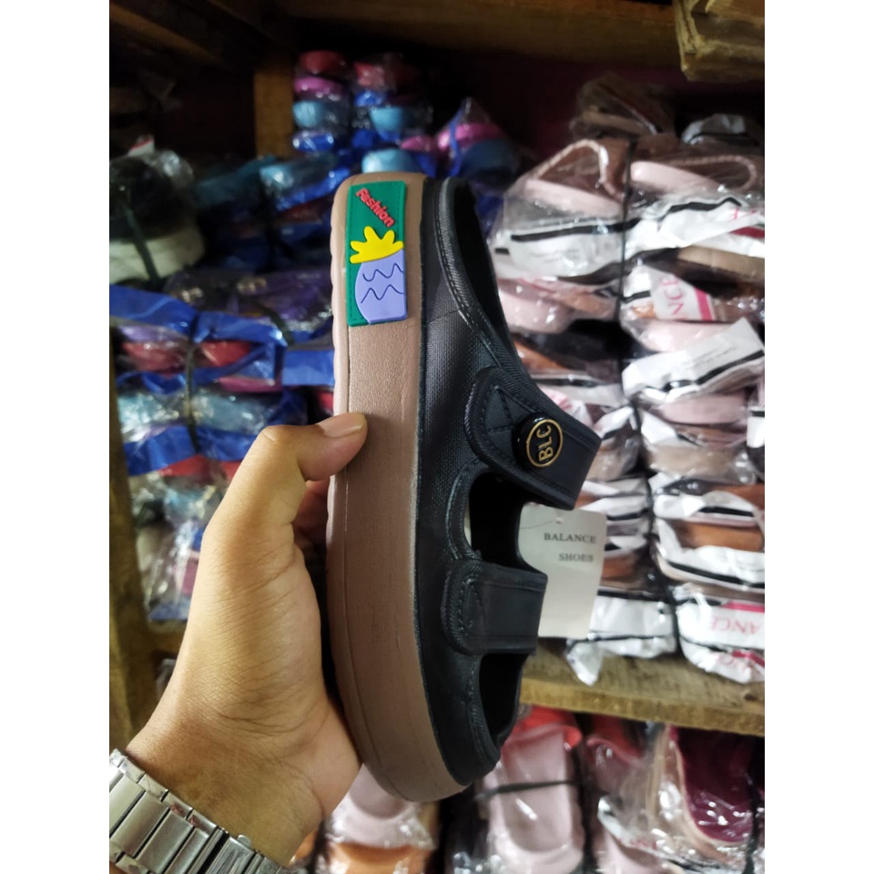 Sandal selop jelly perempuan dewasa double strap variasi kancing L029-A2 (36-41) Sandal perempuan model terbaru tahun 2023