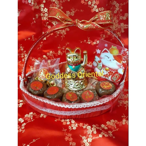 

Kue Keranjang 5 pcs Imlek Kucing Rejeki Lucky Cat Maneko Neki Emas +Coklat Yuan Bao Yenpao + Free Angpao Gift Hamper