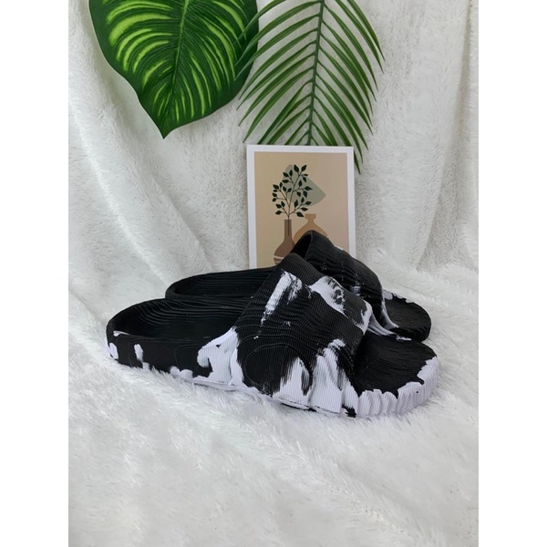 Sandal Slop Adilette Pria Hema Size 39-44 Slide