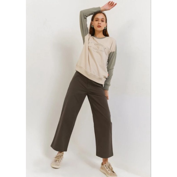 Kaos Sweater "M" Dust Jeans