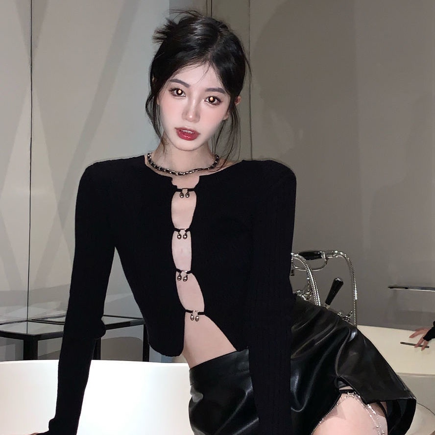 Red Keinginan Murni Gaya Rajutan Sweater Wanita Rasa Desain Niche Hot Gadis Seksi Scheming 2022 Musim Semi Baru Pendek Bottoming Top