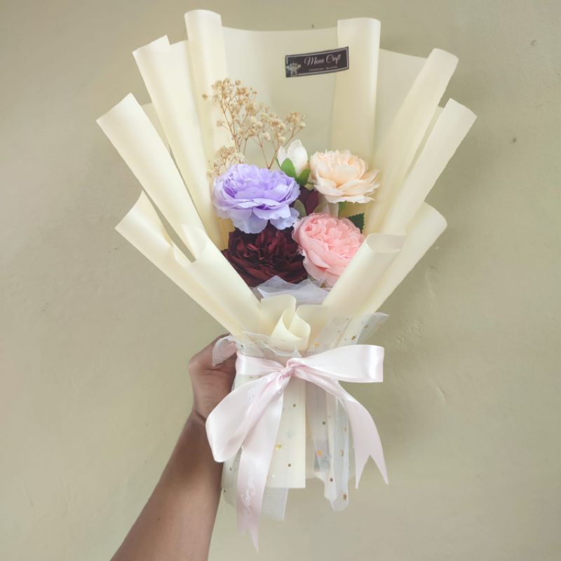 Buket Bouquet bunga wisuda pernikahan ulang tahun acara besar lainnya bisa request