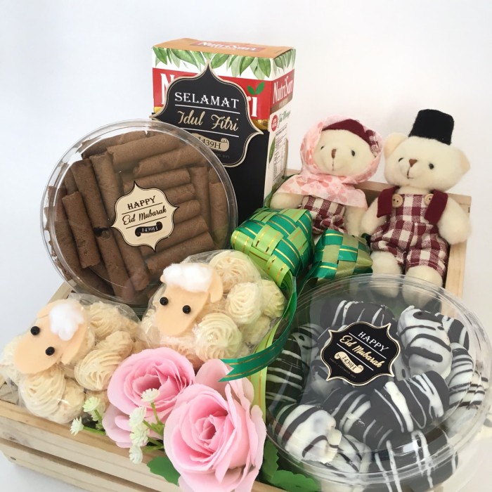 

✨READY✨ -Parcel Lebaran Paket C Kurma Kue Kering Bunga Coklat Kado Ramadhan- 1.1.23