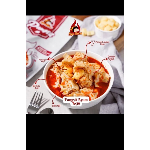 

Pangsit Tulang Rangu, pangsit ayam keju, baso aci,baso moza. cimo mozarella yang melimpah