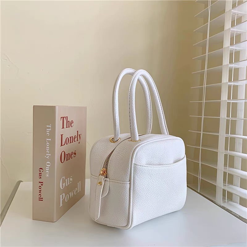 시크 — #TCC224 cory bag  — import tas elegant trendy aesthetic cina hongkong china korean outfit wanita woman girl harajuku putih white mini small kecil handbah