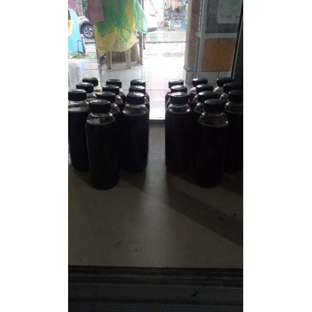 

Madu hitam Akasia