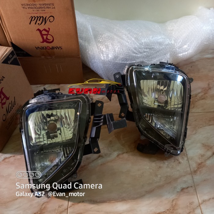 {BEKAS} Headlamp lampu depan mitsubishi xpander Limited