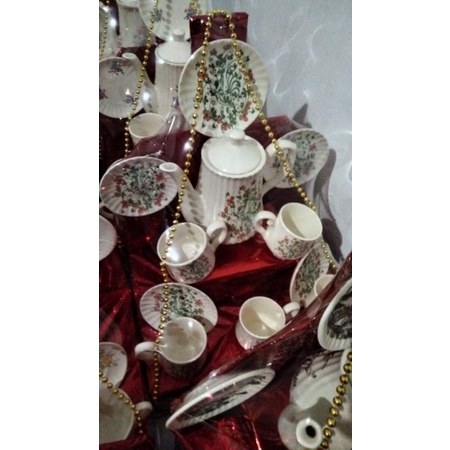 

Parcel Teaset Motif Cute Gift Lebaran Idul Fitri
