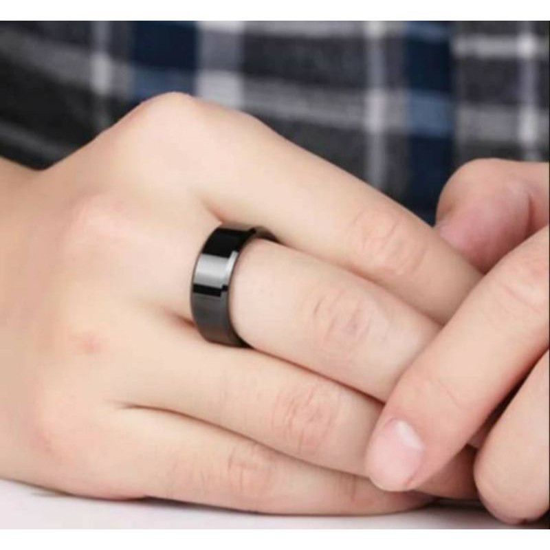 Cincin hitam/Cincin titanium/cincin hitam black anti karat anti luntur pria dan wanita