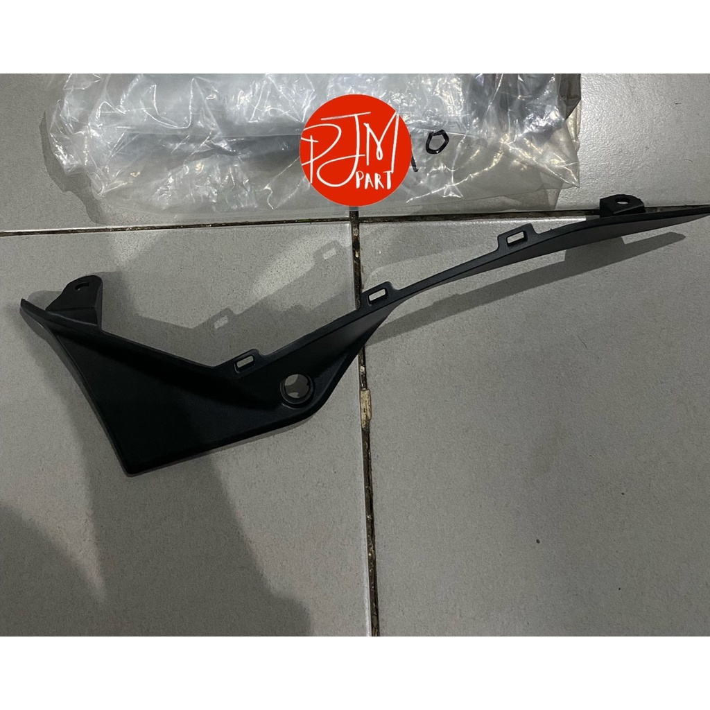 50275-K15-600ZC PANEL L SHROUD HITAM BLACK DOFF HONDA NEW CB150 K15.ORI