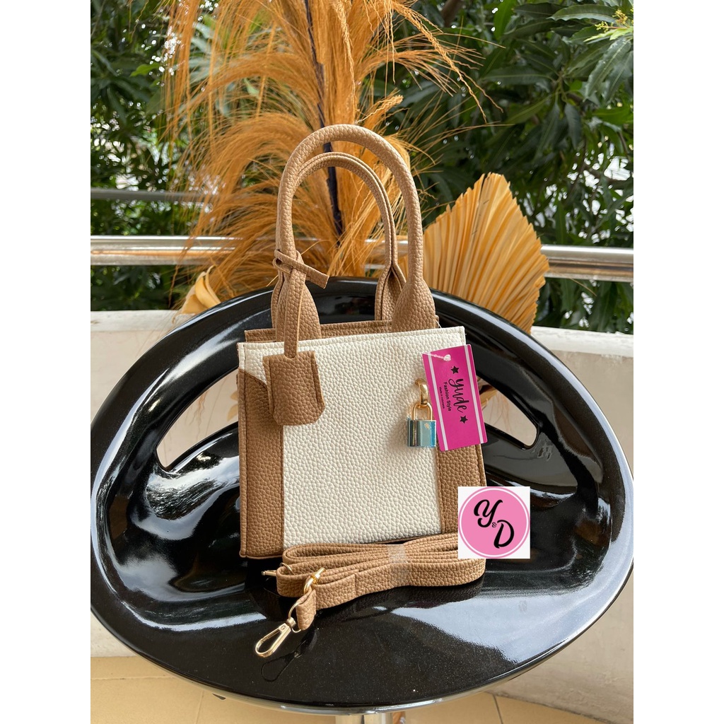 ANGGUN SLING BAG / TAS SELEMPANG WANITA / TAS WANITA BAHAN JERUK FREE GEMBOK KODE ANGGUN