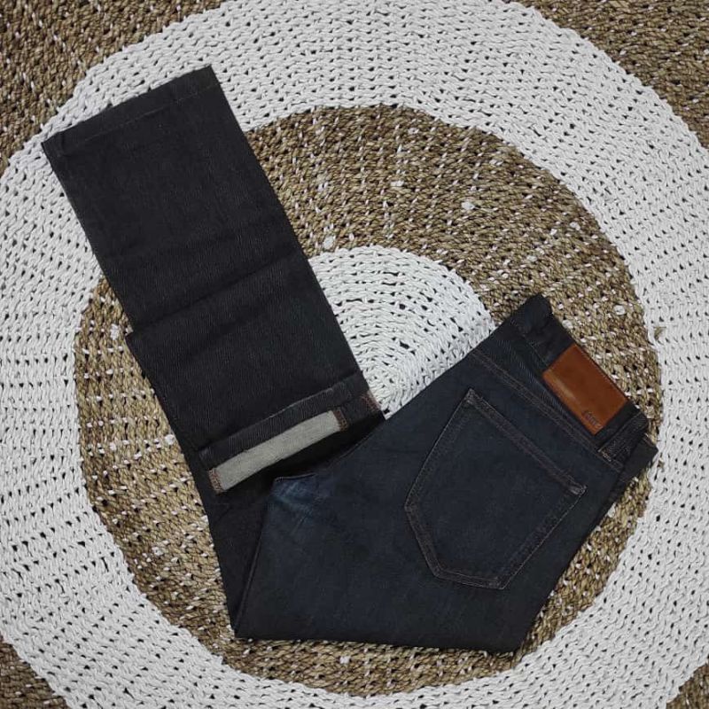 uniqlo jeans pria S001slim straight