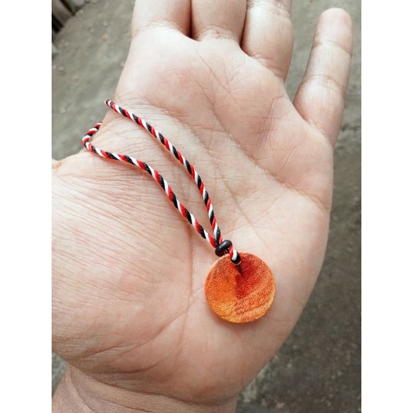 kalung tridatu bandul kayu bertuah