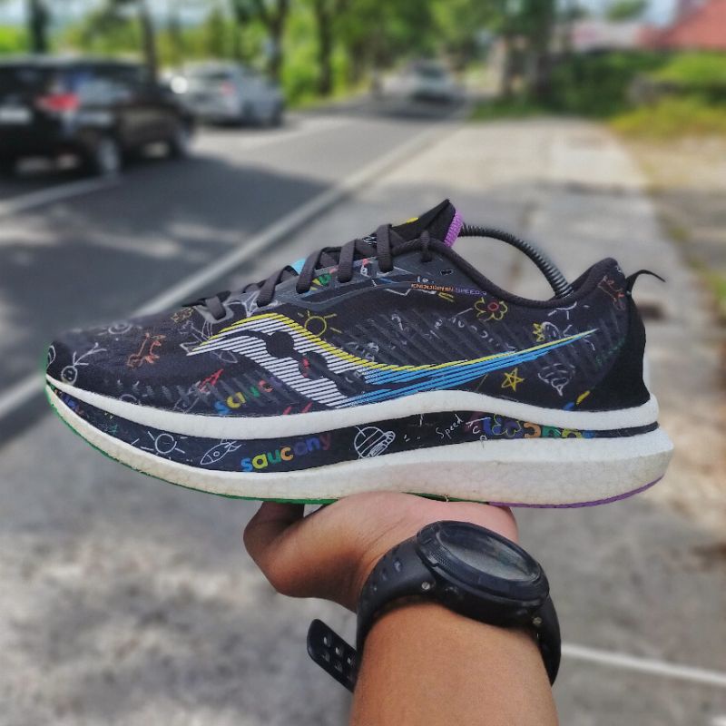 sepatu lari saucony endorphin speed 2 carbon plate second running size 44