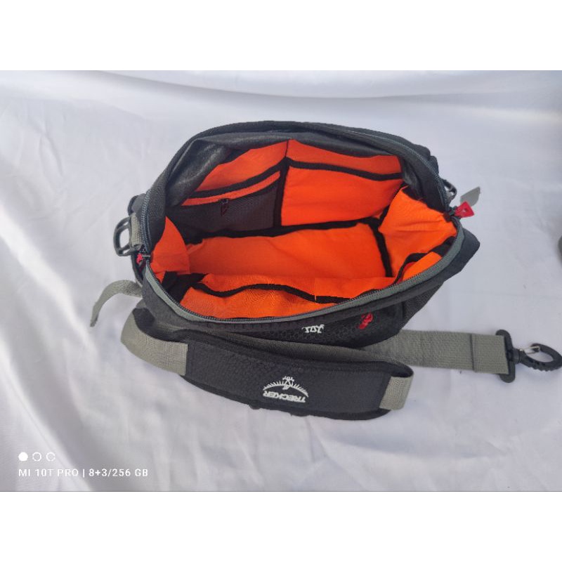 Tas Selempang Pria Tracker Bahan Tas Carrier # Tas Camera # Tas Selempang Outdoor