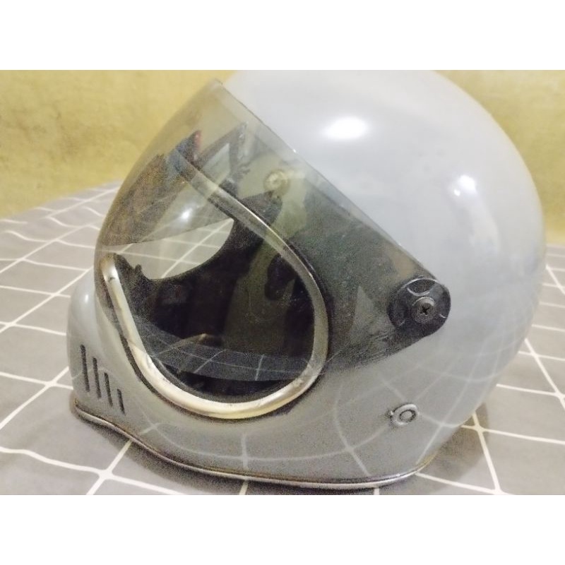 helm Cakil moto 3 custom