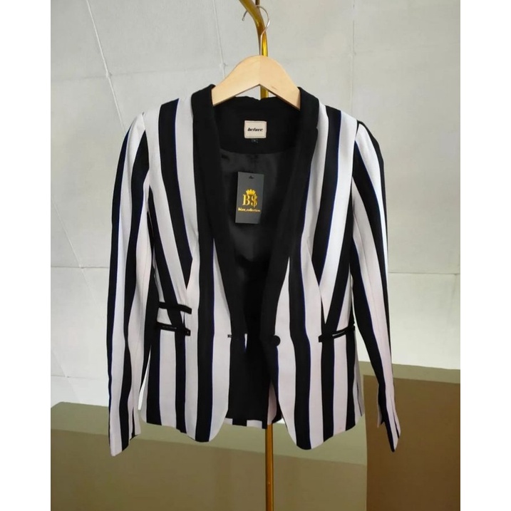 Blazer Thrift Putih Salur Hitam