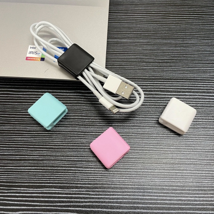 [Harga Grosir]1pc Klip Holder Kabel USB Charger Bahan Silikon Warna Acak