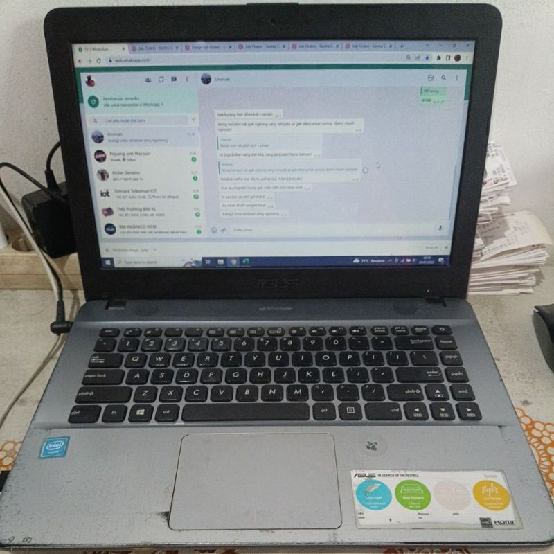 Laptop Bekas Merk ASUS Intel Inside ram 2 ssd 500