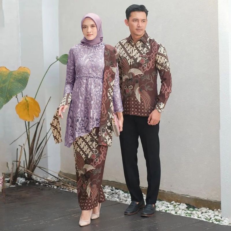 Batik Express - Kebaya Batik Couple Zaraa Mauve Brokat Tulle Payet Mutiara Mix Satin Halus Allsize Kebaya Modern Kebaya Tunangan Dan Lamaran Terbaru Kemeja Pria Lengan Panjang Size M,L,XL