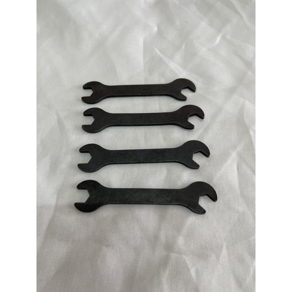 Kunci Pas untuk Buka Jarum Mesin Jahit Obras dan Neci