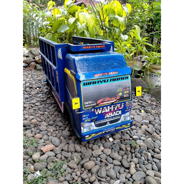 Mobil Mainan Truk Oleng Ukuran Jumbo