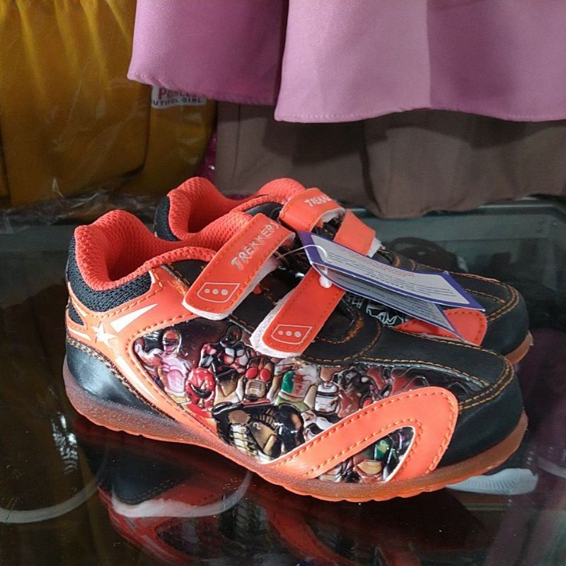 CUCI GUDANG  SEPATU TREKKERS ANAK TK