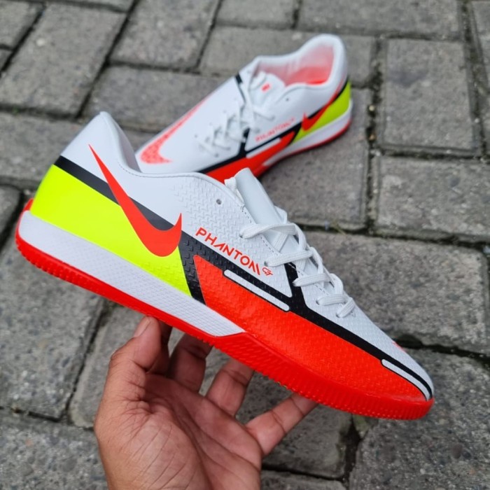 SEPATU FUTSAL PHANTOM GT2 ACADEMY MOTIVATION IC