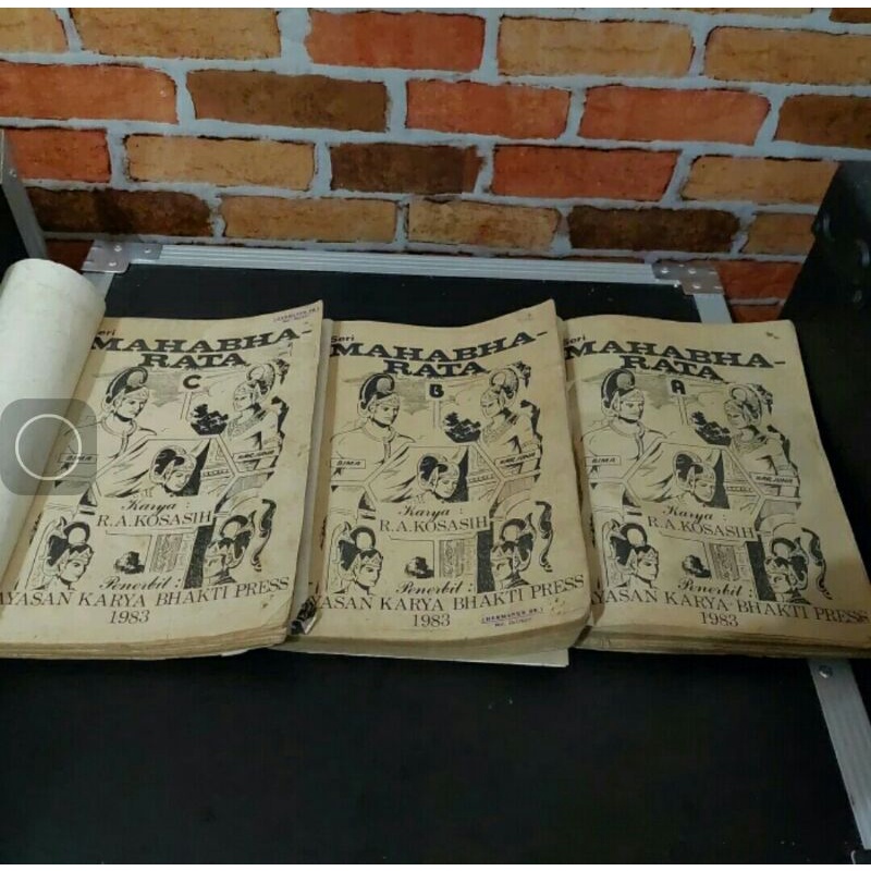 Buku Cerita Mahabharata karya R.A Kosasih 1983 Seri A, B, C