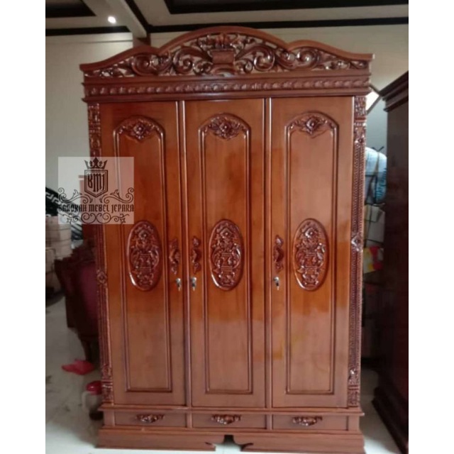 lemari pakaian jati jepara ukir gunungan 3 pintu