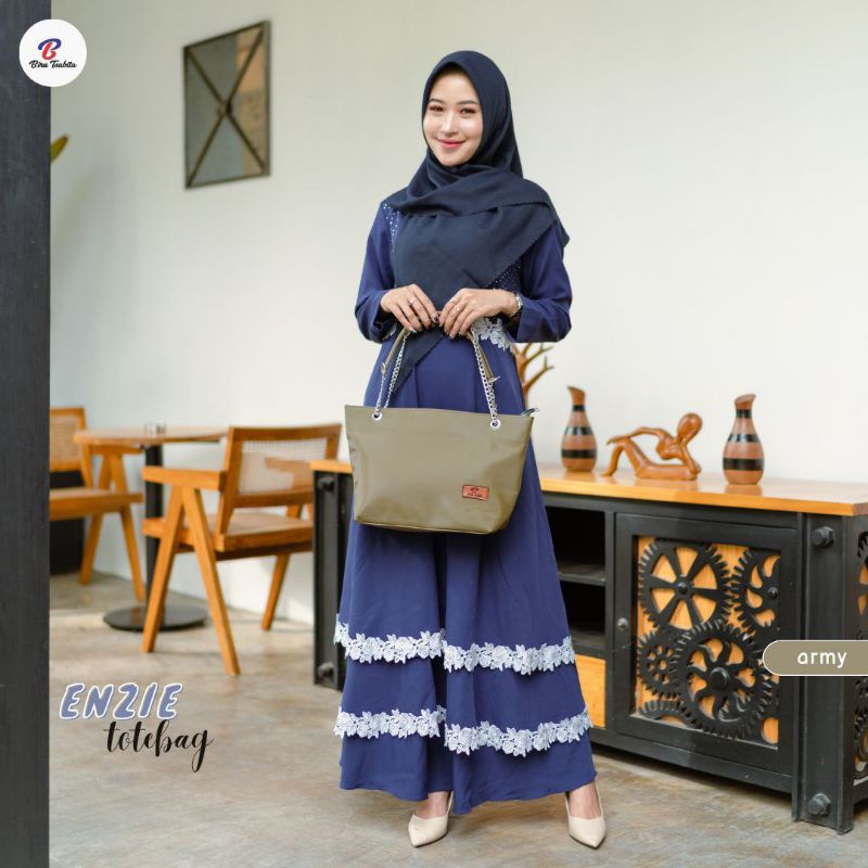 ENZIE TOTEBAG BY Biru Tsabita // totebag biru tsabita