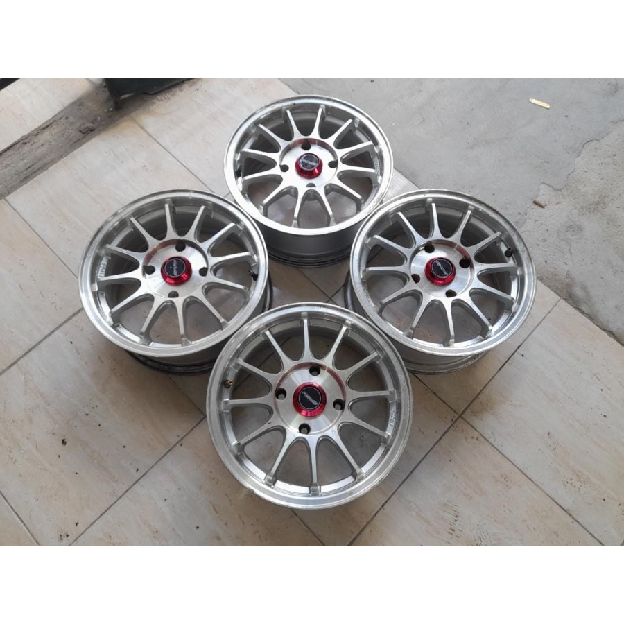 Velg Mobil Bekas Ring 14 Lubang 4 RAYS R14X5,5 4X114,3 ET40