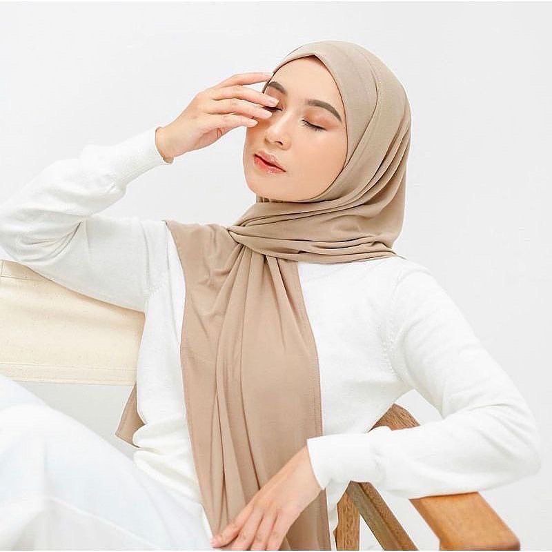 Jilbab Segitiga Instan Polos Jersy Dewasa Kerudung Instan Wanita