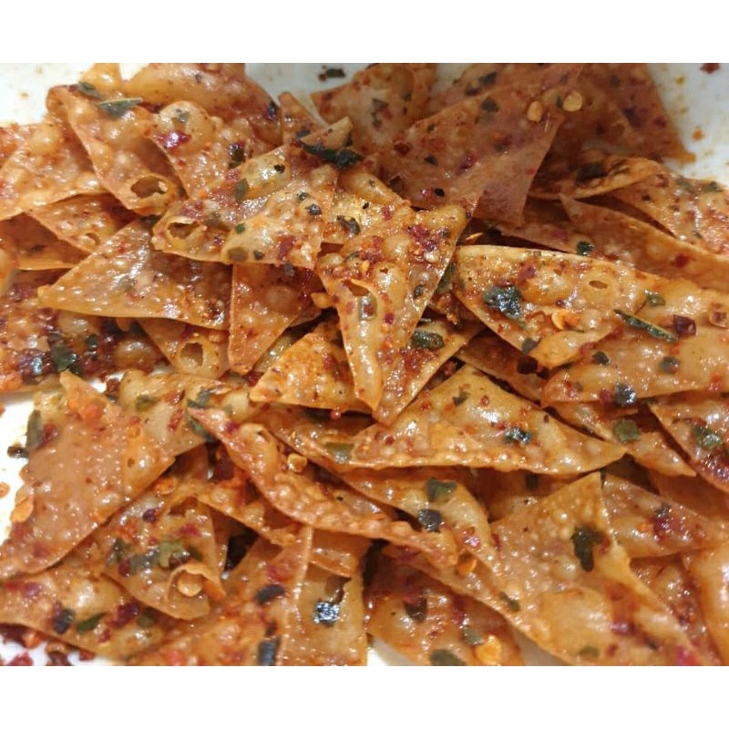 

Keripik Pangsit Pedas daun jeruk, Sobat Pangshit !!
