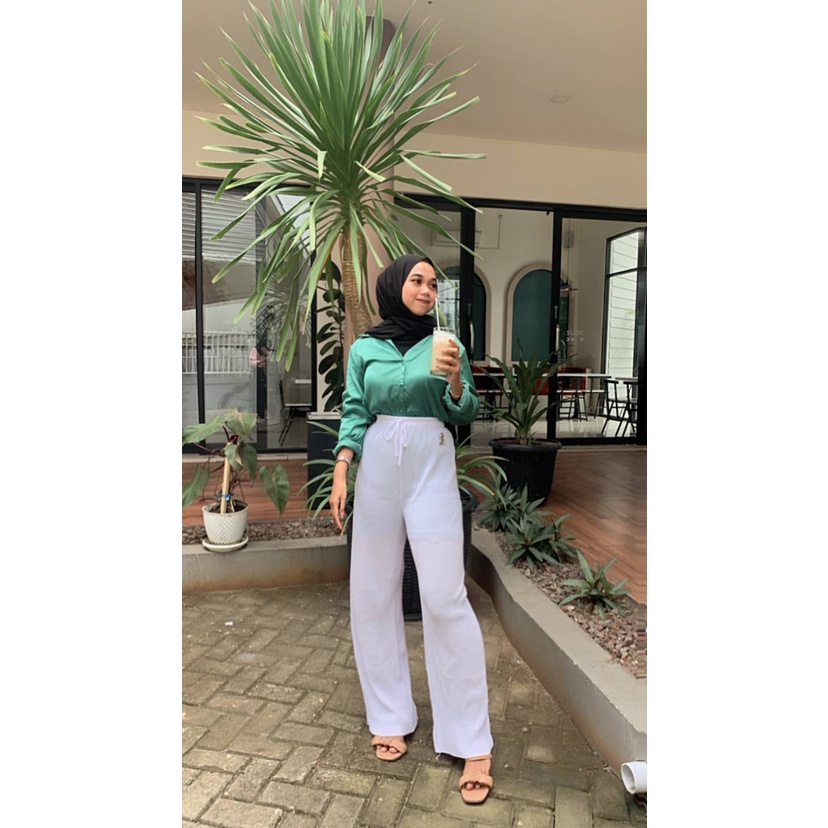 50rb DAPAT 3pcs CELANA KULOT LIDI TALI PLISKET PREMIUM / KULOT LIDI PLISKET HYGET 50RB DAPAT 3PCS / CELANA KULOT LIDI PLISKET KEKINIAN / PROMO CELANA KULOT LIDI PLISKET TEBAL ORI / KULOT LIDI PLISKET VARIASI TALI BAHAN HYGET KEKINIAN MINIMALIS /KULOT LIDI