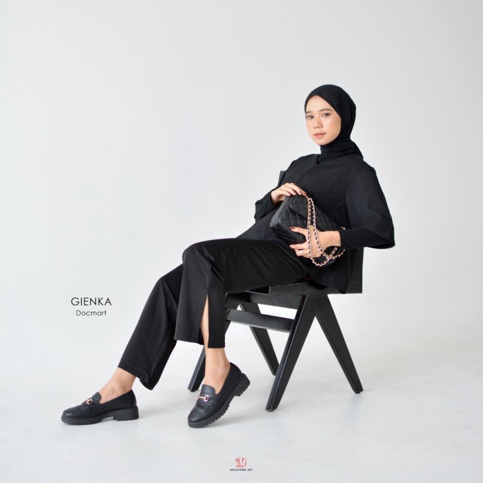 Damelia Gienka Docmart Shoes Wanita