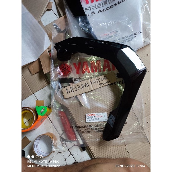 PANEL 2 COVER BODY TENGAH KIRI YAMAHA BYSON FI HITAM ORIGINAL