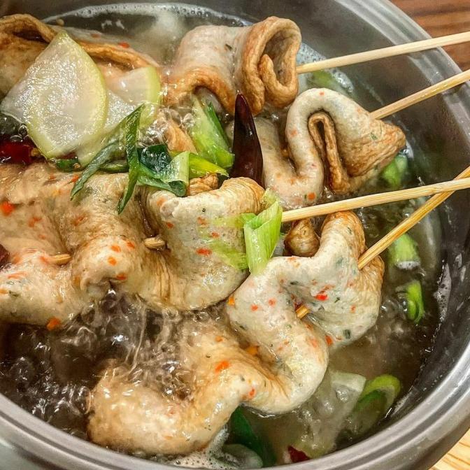 

ODEN / ODENG / EOMUK / KOREAN FISHCAKE IMPORT 1KG 20PC INC BMBU HALAL