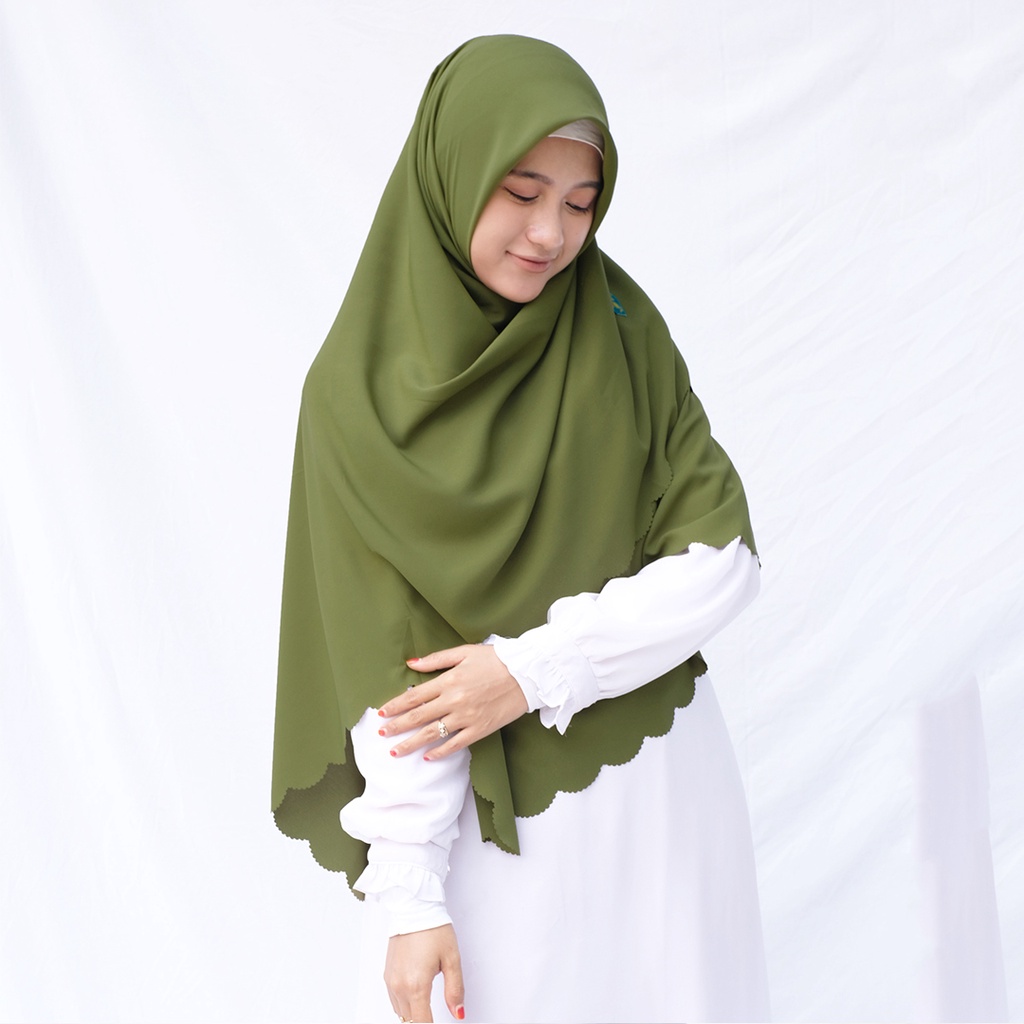 Alova 130 | Jilbab Segiempat Syar’i Lasercut Simple Bahan Wolfis Premium Tebal Lebar