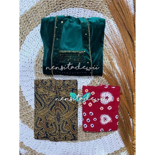 [1 Set, DH03C] Kebaya Payet, Jarik Instan + Selendang Jumputan / Nuansa Hijau Botol