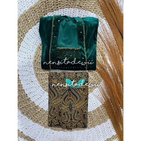 [1 Set, DH03A] Kebaya Payet + Jarik Instan / Nuansa Hijau Botol