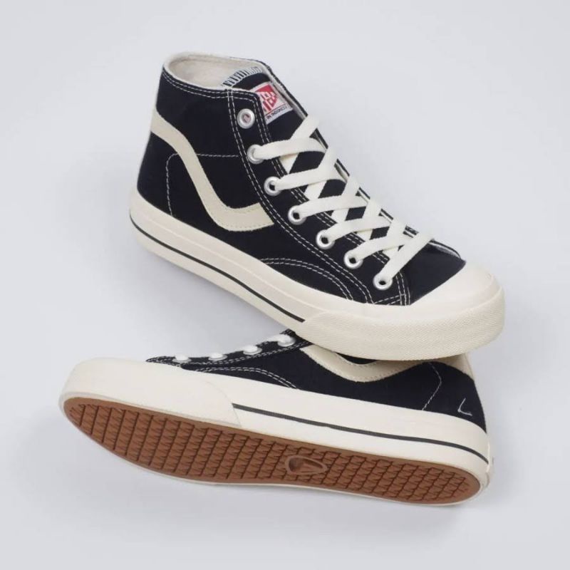 VENTELA HIGH PUBLIC BLACK NATURAL WHITE BNIB ORIGINAL