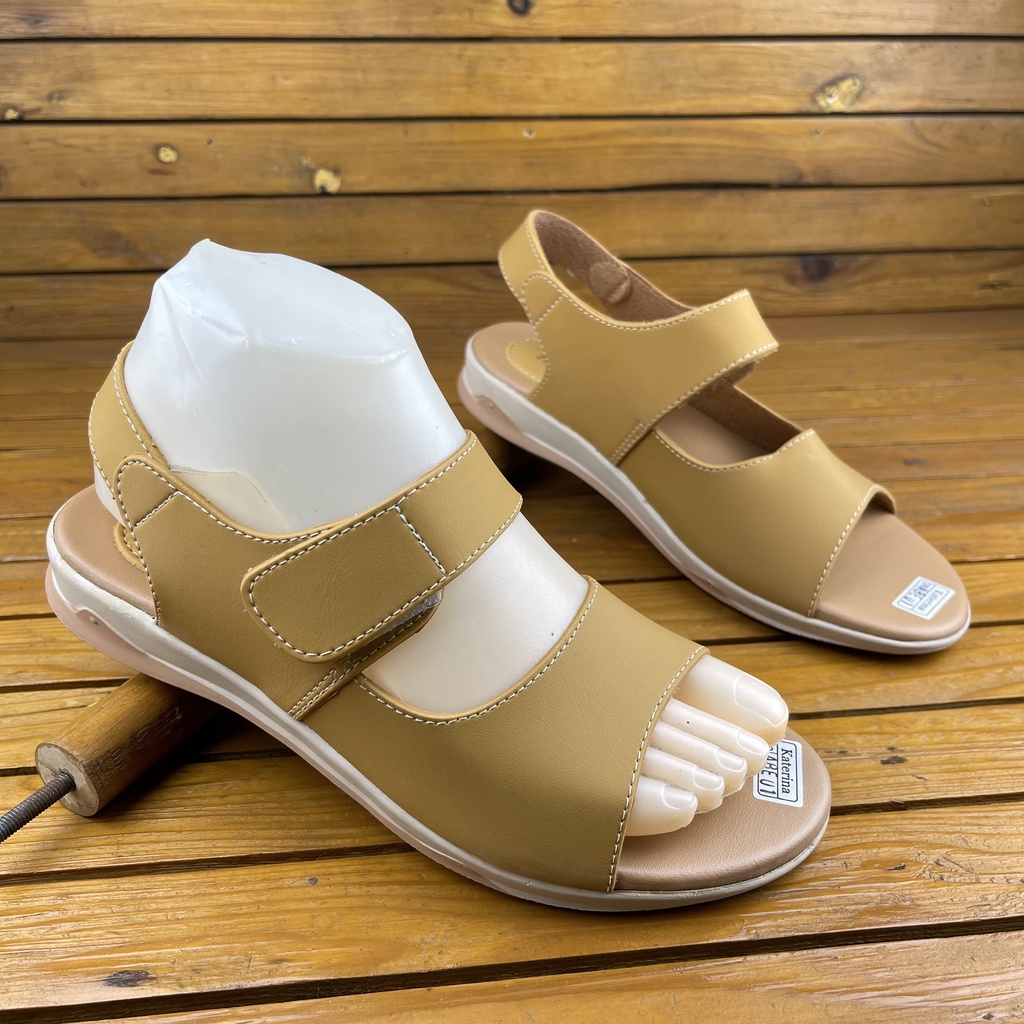 Sandal Tali Flat Wanita KATERINA Bahan Sintetis KT-01