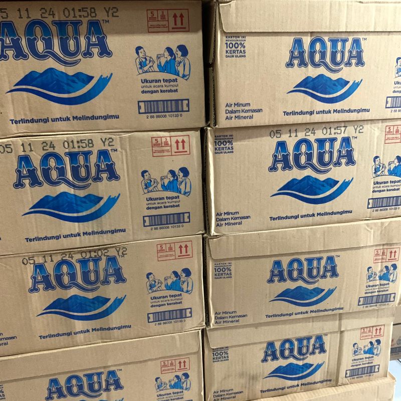 

Aqua botol kecil 330ml 1 dus isi 24 botol / air minum / air mineral