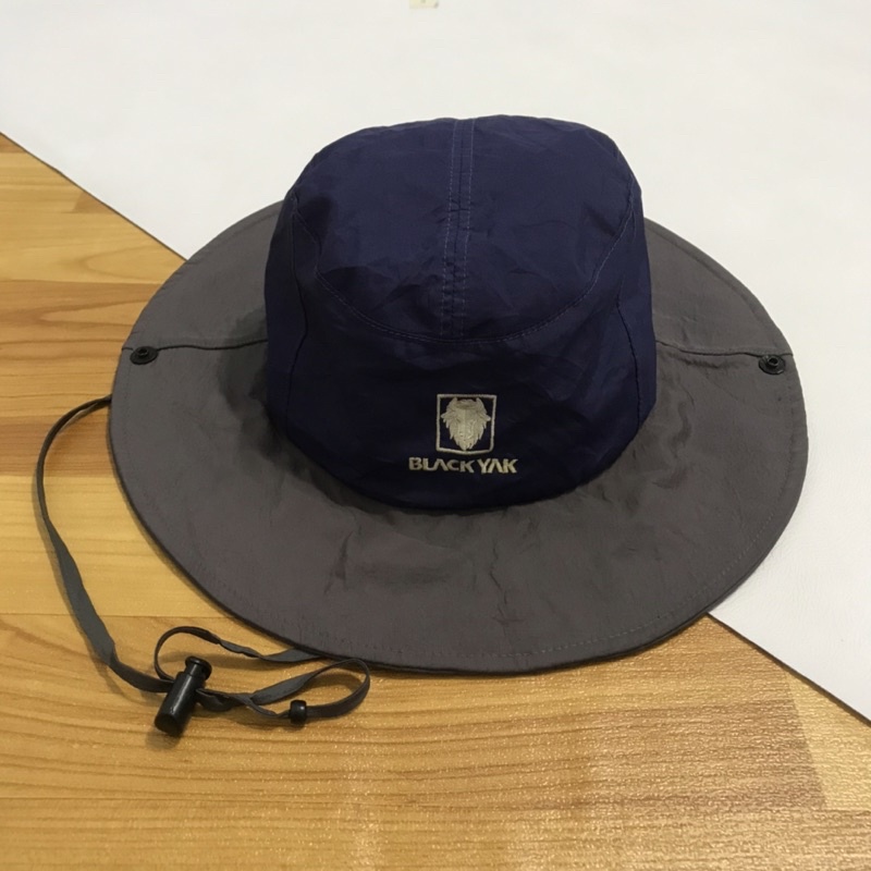 topi rimba/black yak bucket hat(m-L) second bekas preloved